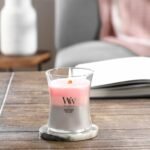 WoodWick Medium Hourglass Candle, Shoreline Trilogy Scent, 9.7oz, Crackles as it... - Image 4