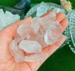 QINJIEJIE 0.9Lbs Clear Quartz Raw Crystals Natural Rough Stones Bulk Large 1" Ro... - Image 4